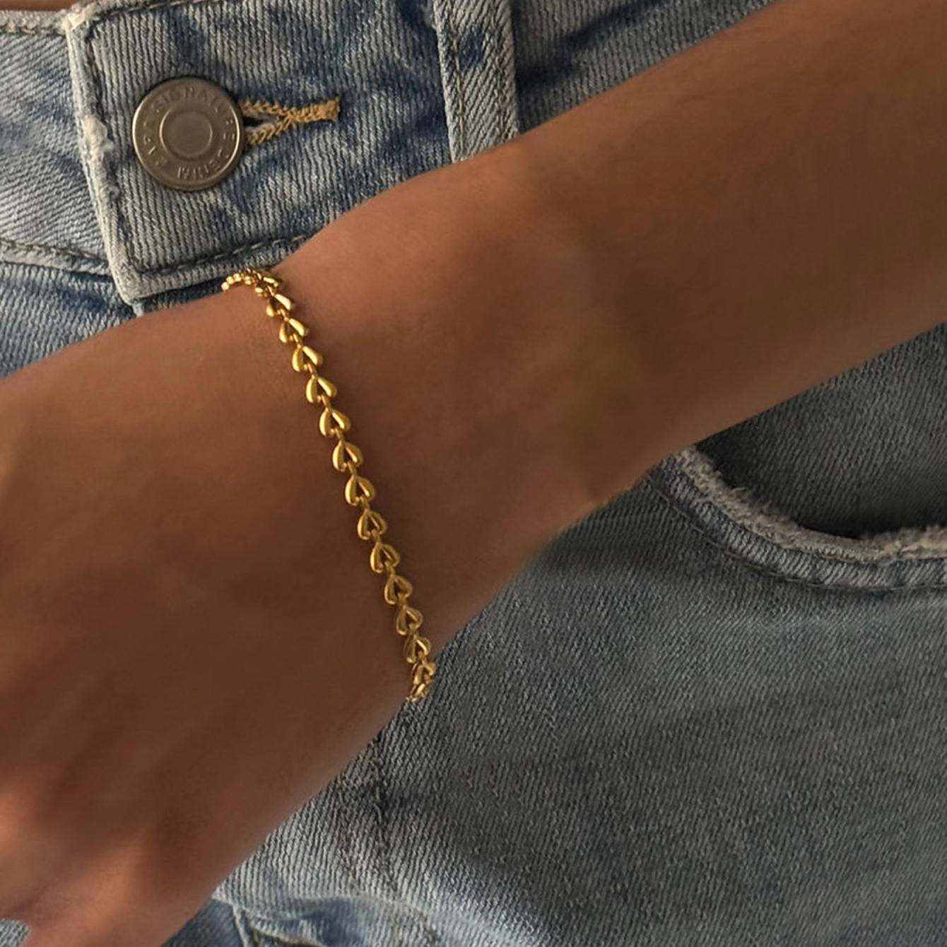 SE3980 1条女士手链 叠戴风 春夏不锈钢爱心流苏防水沙滩度假手链 日常礼品饰品（爱心颗数随机）